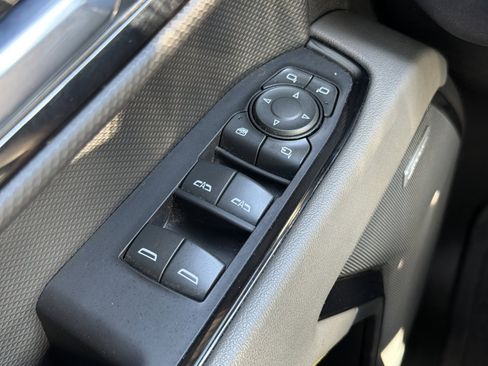Used 2022 Chevrolet Silverado 1500 ZR2 w/ Technology Package AWD/4WD image 18