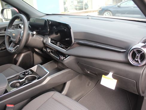 New 2026 Chevrolet Equinox LT image 14