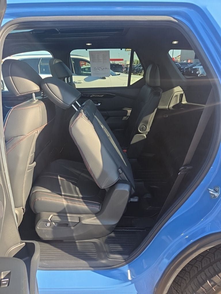 Used 2025 Honda Pilot TrailSport image 26