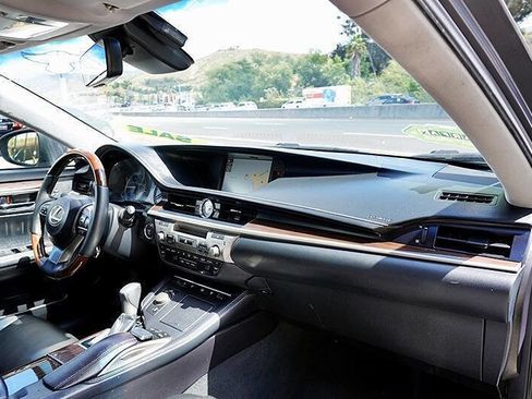 Used 2017 Lexus ES 350 w/ Luxury Package FWD image 11