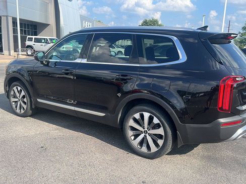 Used 2022 Kia Telluride EX w/ EX Premium Package FWD image 6