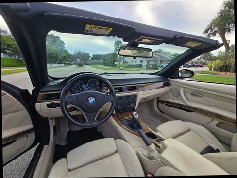 Used 2008 BMW 335i Convertible w/ Premium Pkg image 19