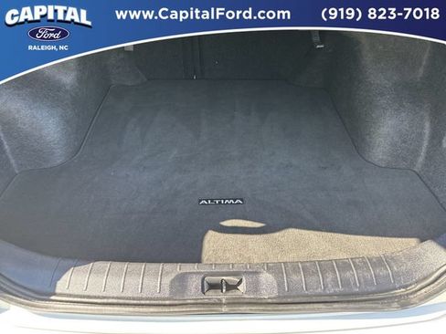 Used 2025 Nissan Altima 2.5 SV AWD/4WD image 16