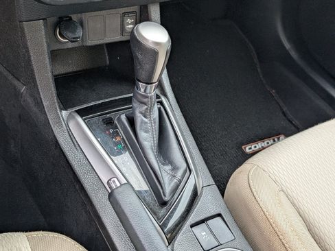 Used 2016 Toyota Corolla LE FWD image 16