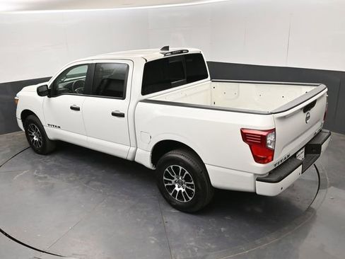 Used 2024 Nissan Titan SV AWD/4WD image 22