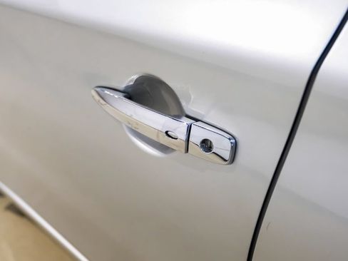 Used 2015 Nissan Sentra SL w/ SL Premium Package FWD image 32