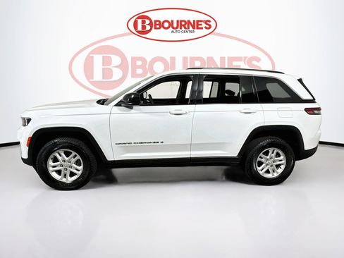 Used 2023 Jeep Grand Cherokee Laredo image 6