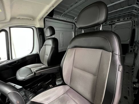 Used 2023 RAM ProMaster 2500 FWD image 13