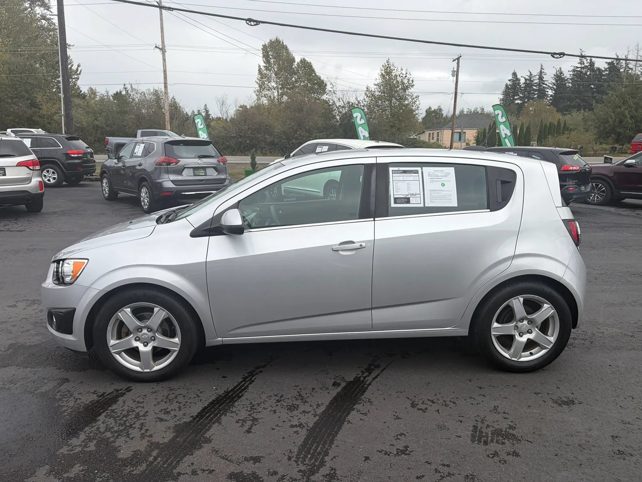 Used 2015 Chevrolet Sonic LT FWD image 4