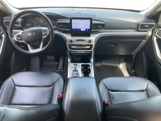 Used 2022 Ford Explorer XLT w/ Equipment Group 202A AWD/4WD image 23