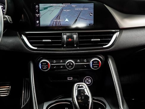 Used 2023 Alfa Romeo Giulia Veloce image 22