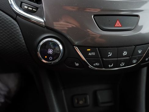 Used 2019 Chevrolet Cruze LT w/ Convenience Package image 6