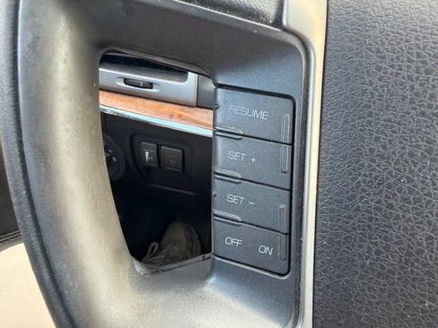 Used 2012 Lincoln MKZ FWD image 37