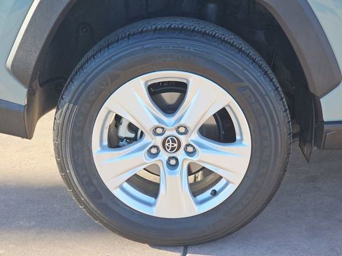 Used 2021 Toyota RAV4 XLE image 38