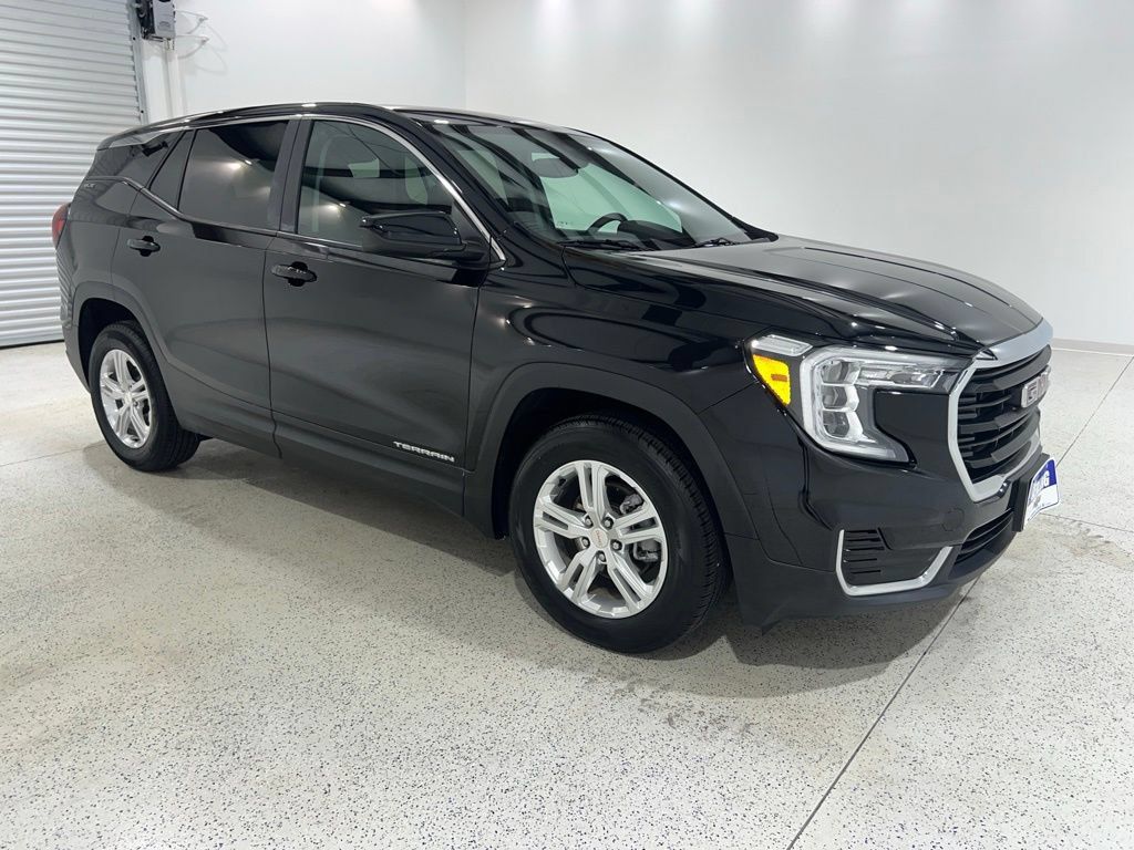 Used 2024 GMC Terrain SLE FWD image 7