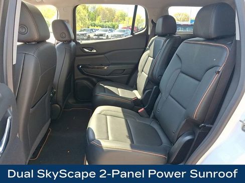 Used 2023 GMC Acadia AT4 w/ Technology Package AWD/4WD image 18