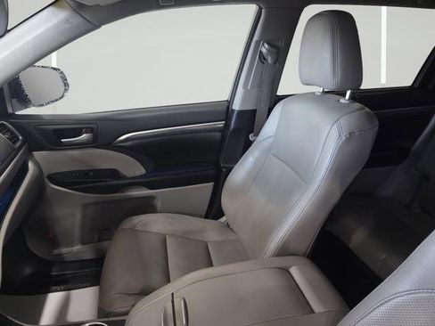 Used 2018 Toyota Highlander Limited AWD/4WD image 22