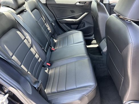 Used 2024 Volkswagen Jetta SE FWD image 11