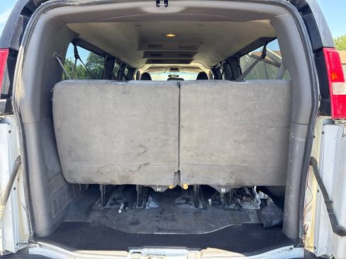 Used 2017 Chevrolet Express 3500 LT w/ LT Preferred Equipment Group RWD image 13