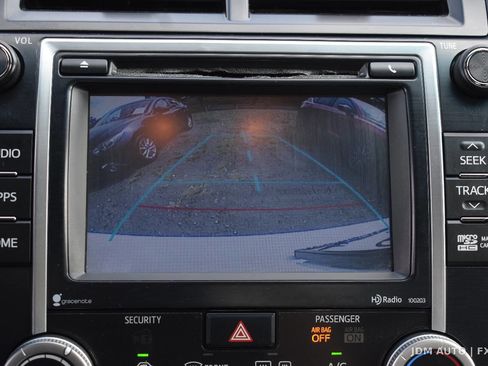 Used 2014 Toyota Camry SE w/ Moonroof Package image 25