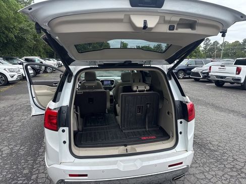 Used 2019 GMC Acadia Denali w/ Technology Package FWD image 16
