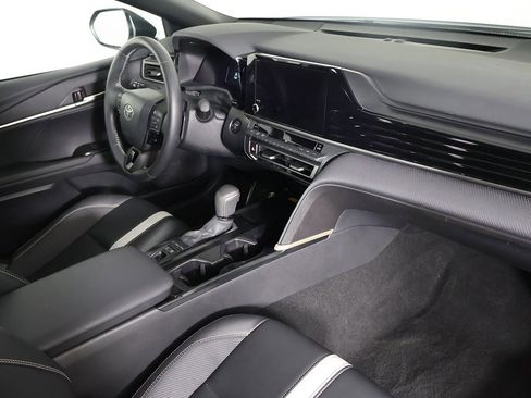 Used 2025 Toyota Camry SE image 24