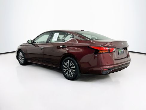 Used 2024 Nissan Altima 2.5 SV FWD image 5