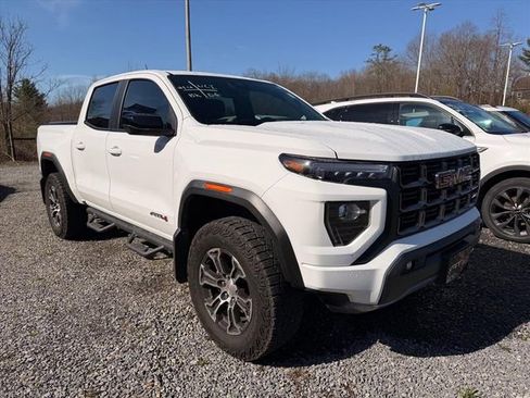 Used 2024 GMC Canyon AT4 image 8