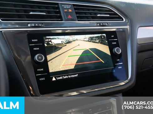 Used 2024 Volkswagen Tiguan SE image 17