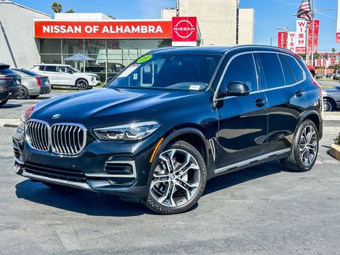 Used 2023 BMW X5 xDrive40i w/ Parking Assistance Package AWD/4WD image 2