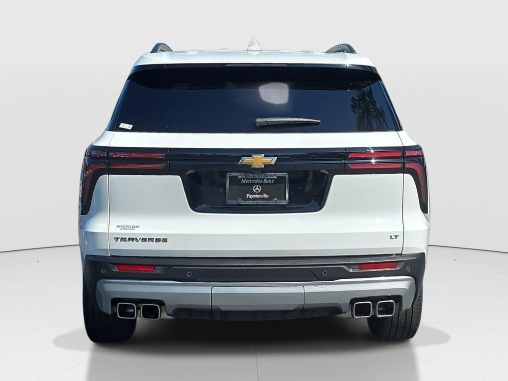 Used 2024 Chevrolet Traverse LT FWD image 8