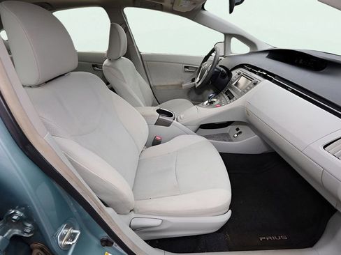 Used 2014 Toyota Prius Three image 12