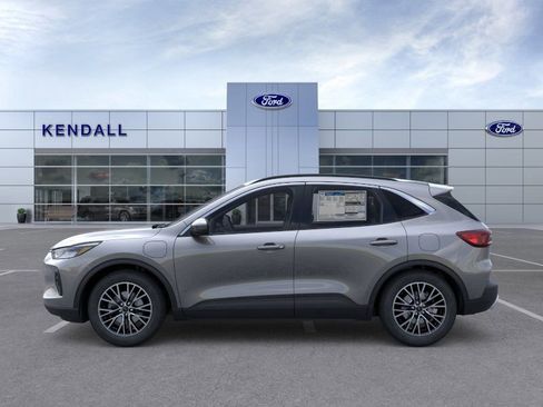 Used 2025 Ford Escape SE FWD image 3