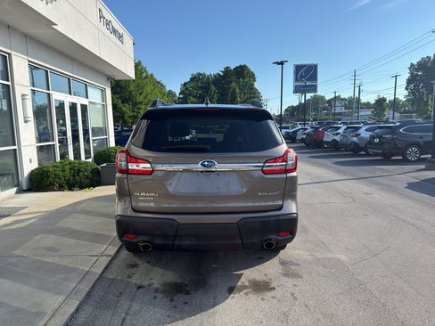 Used 2021 Subaru Ascent Premium w/ Convenience Package AWD/4WD image 4