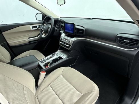 Used 2023 Ford Explorer XLT w/ Class IV Trailer Tow Package image 16