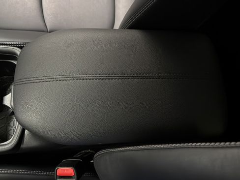 Used 2021 Toyota RAV4 XLE Premium AWD/4WD image 20