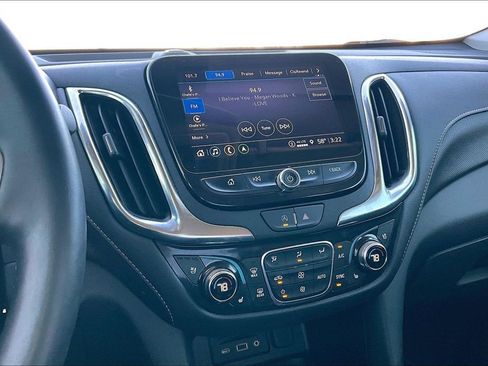 Used 2023 Chevrolet Equinox Premier image 8