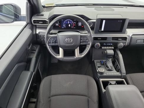 Used 2025 Toyota 4Runner SR5 AWD/4WD image 15