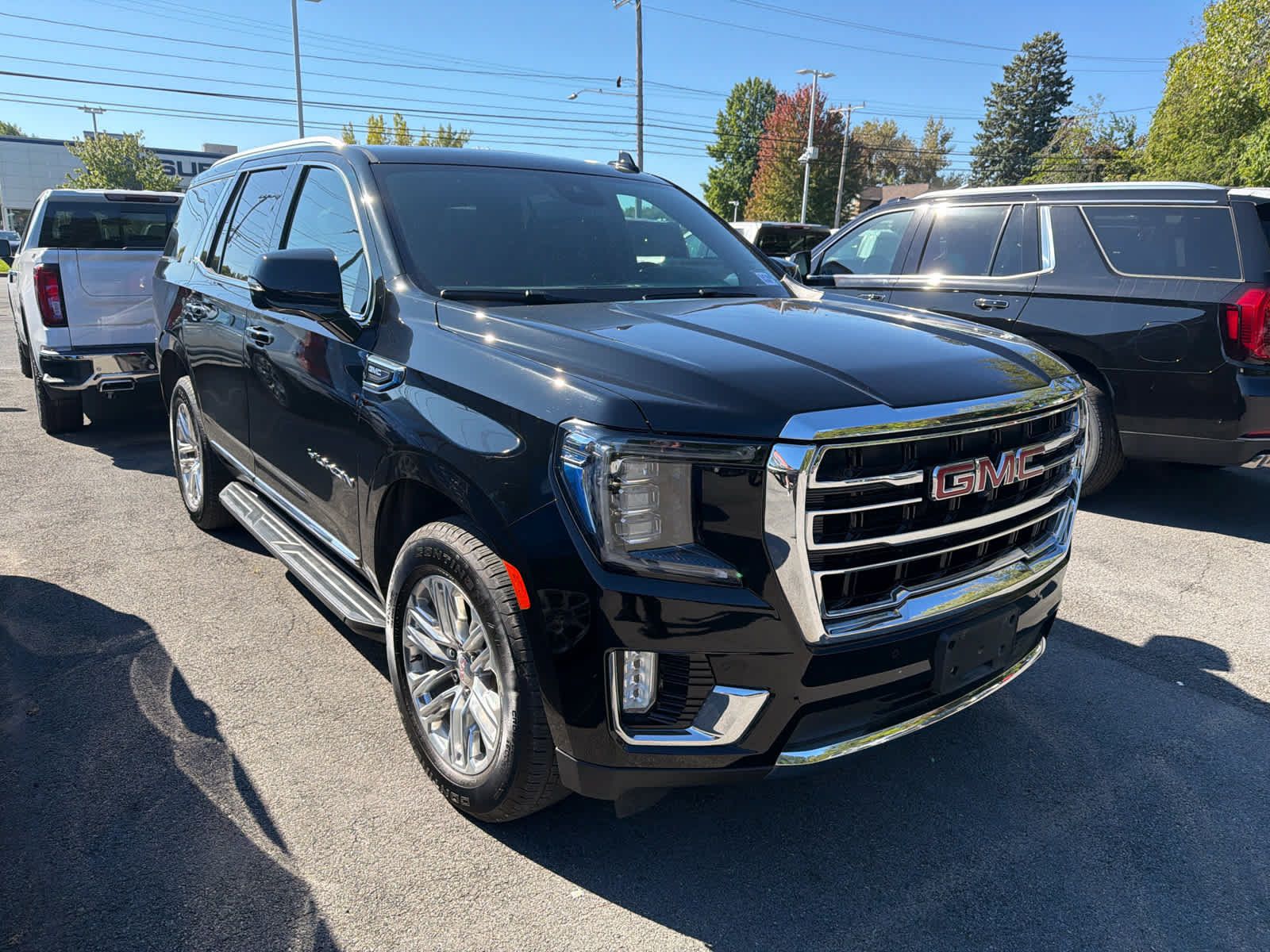 Used 2023 GMC Yukon SLT w/ SLT Premium Package AWD/4WD image 14