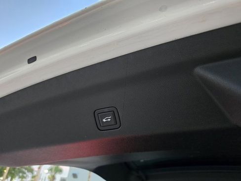 Used 2023 Chevrolet Suburban LT image 43