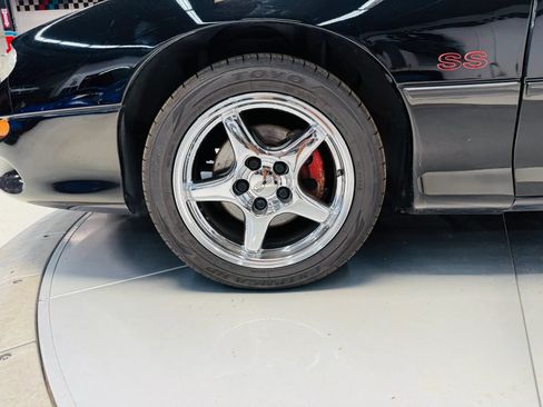 Used 2000 Chevrolet Camaro Z28 w/ SS Performance/Appearance Pkg RWD image 26