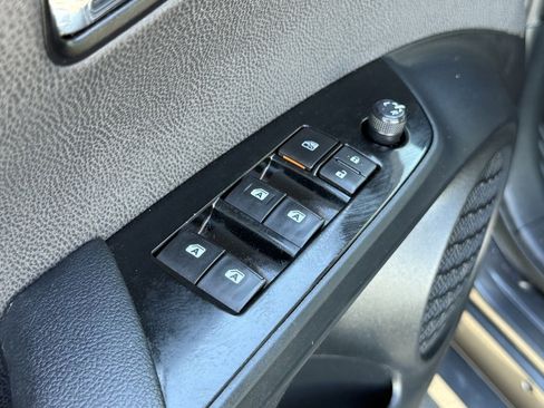 Used 2016 Toyota Prius Three image 16