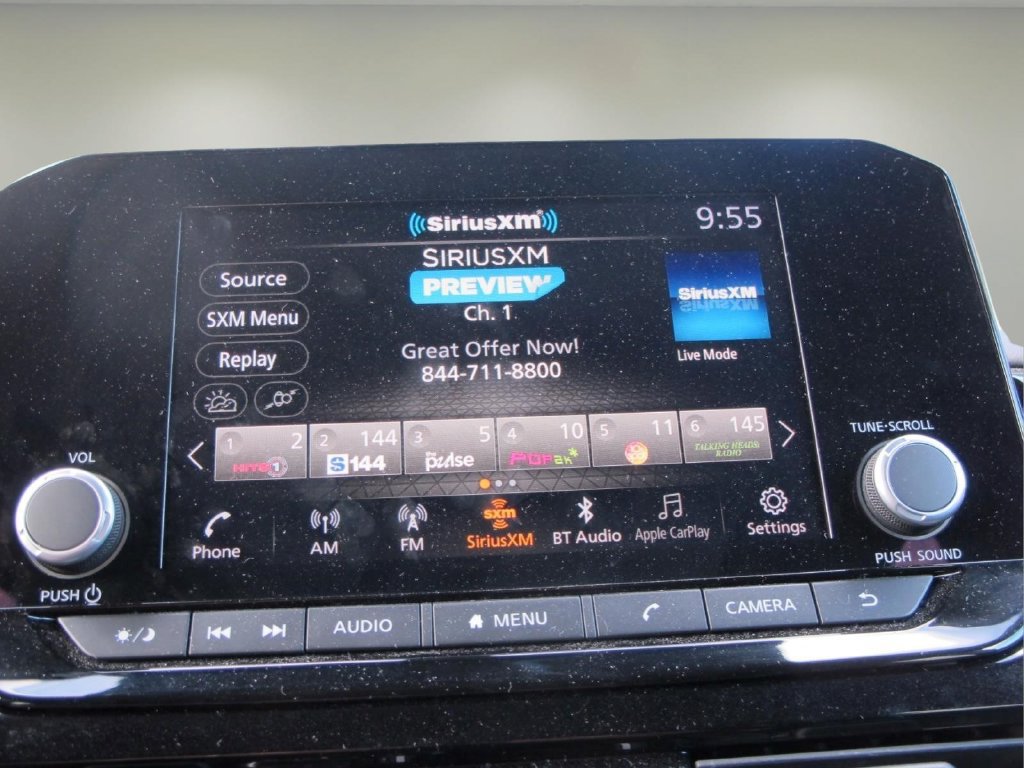 Used 2024 Nissan Pathfinder SV FWD image 14