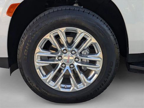 Used 2023 GMC Yukon SLT w/ SLT Luxury Package image 26