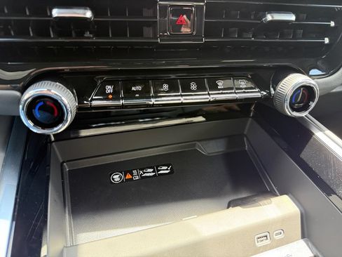 New 2026 Chevrolet Suburban RST w/ Advanced Technology Package AWD/4WD image 17