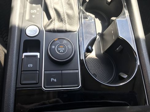 Used 2023 Volkswagen Atlas SEL R-Line AWD/4WD image 19
