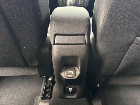 Used 2021 Jeep Renegade Latitude w/ Convenience Group AWD/4WD image 28