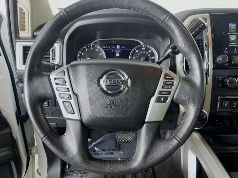 Used 2021 Nissan Titan SV w/ SV Convenience Package AWD/4WD image 14