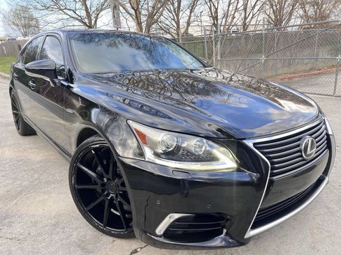 Used 2013 Lexus LS 460 Base 4dr Sedan w/ Comfort Pkg image 2
