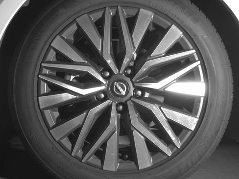 Used 2025 Nissan Altima 2.5 SV image 12